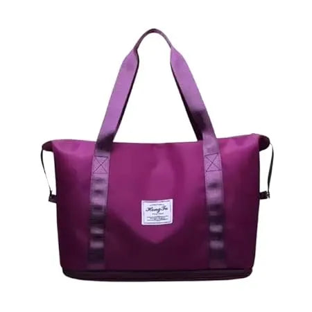 Folded vs expanded view of Gentleman travel duffel bag

Man carrying Vaayu‑E‑Store travel duffel at airport

Vaayu duffel bag for smart and fashionable male travelers



