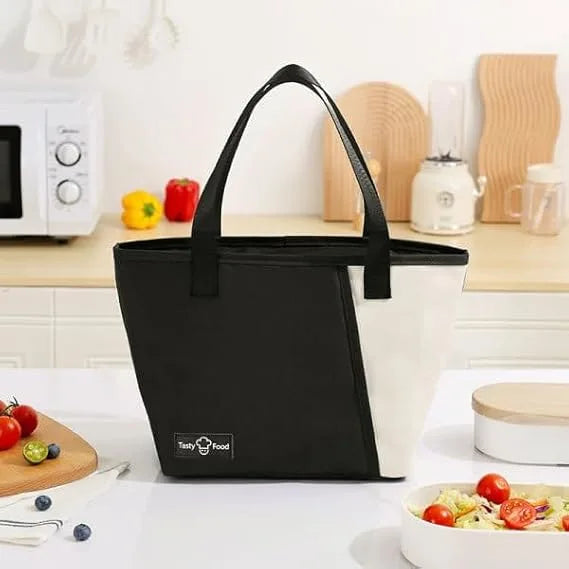 Caltero Lunch Bag Used in Office and Picnic Scenes

Vaayu‑E‑Store Branded Caltero Insulated Cooler Tote Packaging


